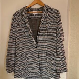 Women’s black, grey &tan plaid blazer.